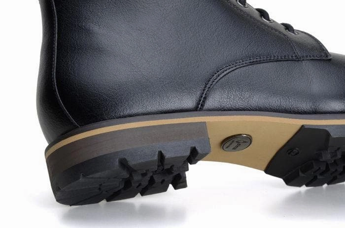 'Robert' vegan men's lace-up boots by Ahimsa - black Ugg Butte Boots