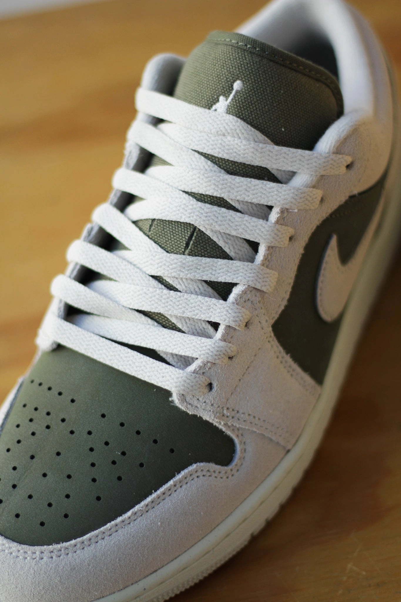 AIR JORDAN 1 LOW SE "MEDIUM OLIVE/LT OREWOOD BRN-SAIL" Nike Victory Golf Shoes