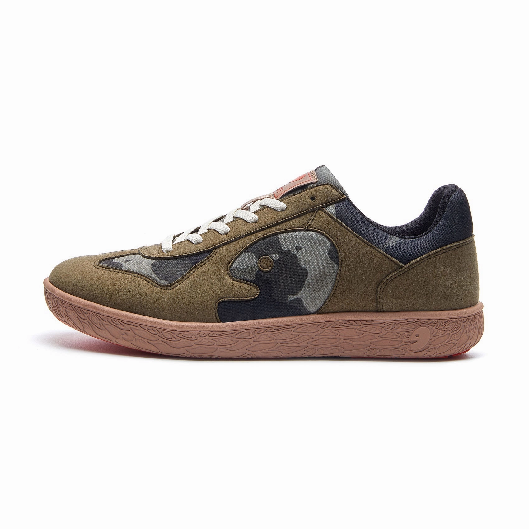 Camo Chic Avila I Men Skate Shoes Logo