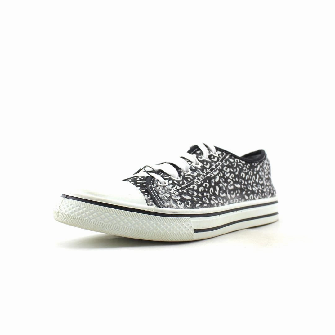 AMERICAN BRAND . Tying Ghillie Brogue Laces