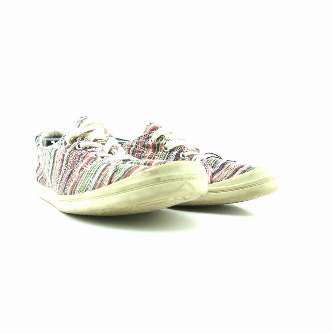 MAGELLAN . Under Market Sneakers