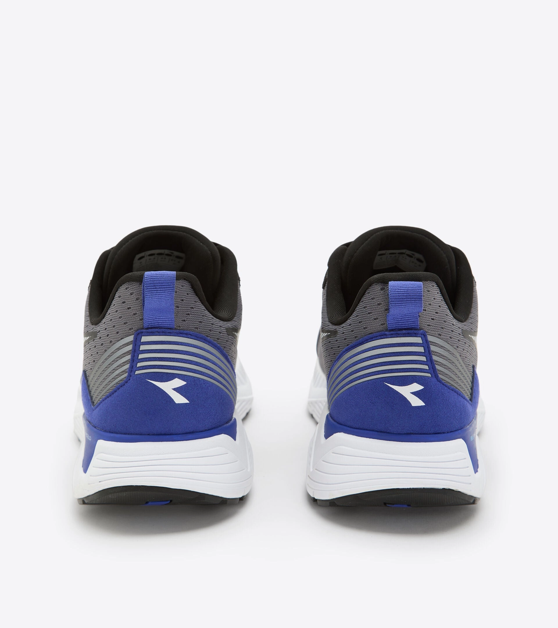 Diadora Mens Mythos Blushield Vigore 2-Steel Gray/Black (101.79081-C2763) Giantess High Heels