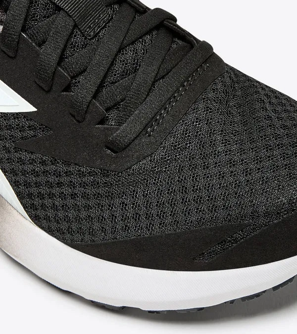 Diadora Mens Mythos Blushield Vigore 3 Wide - Black/White (101.181032-C7406) High Heel Shoes And Matching Bag