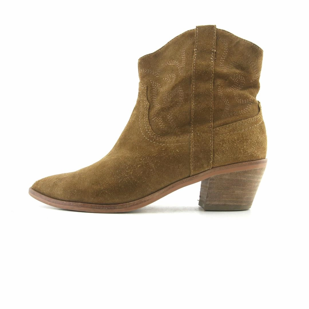 DOLCE VITA  . Badminton Vs Running Shoes