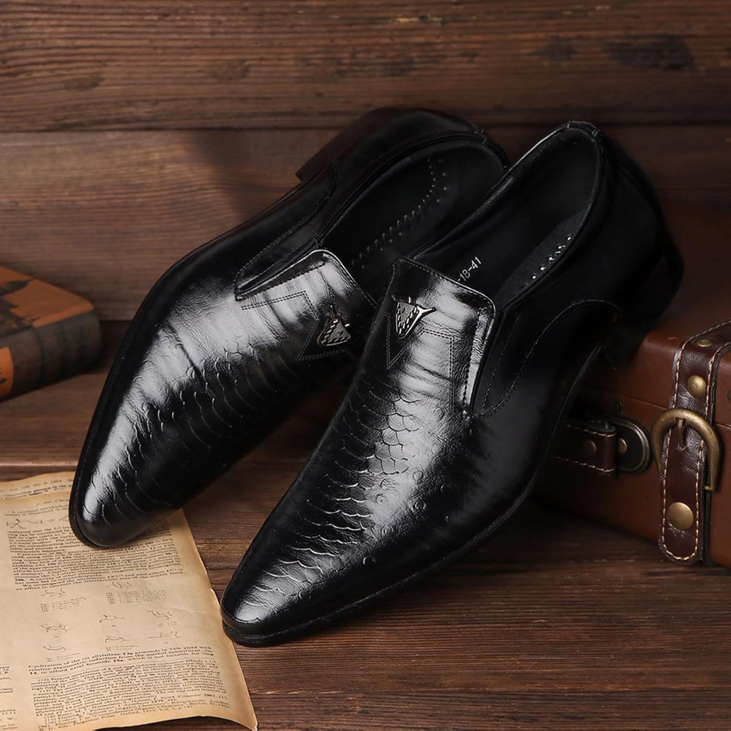 Wide Width Work Boots Men Formal Shoes Black Mens Shoes Classic Business Leather Shoes Fashion Retro Casual Solid Color Set Square Head Leather Shoes Business Casual Shoes Men Loafers