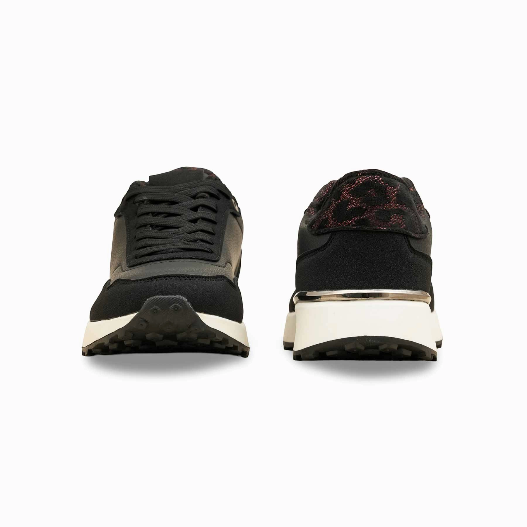 Black Casual Sneaker For Women AT7450