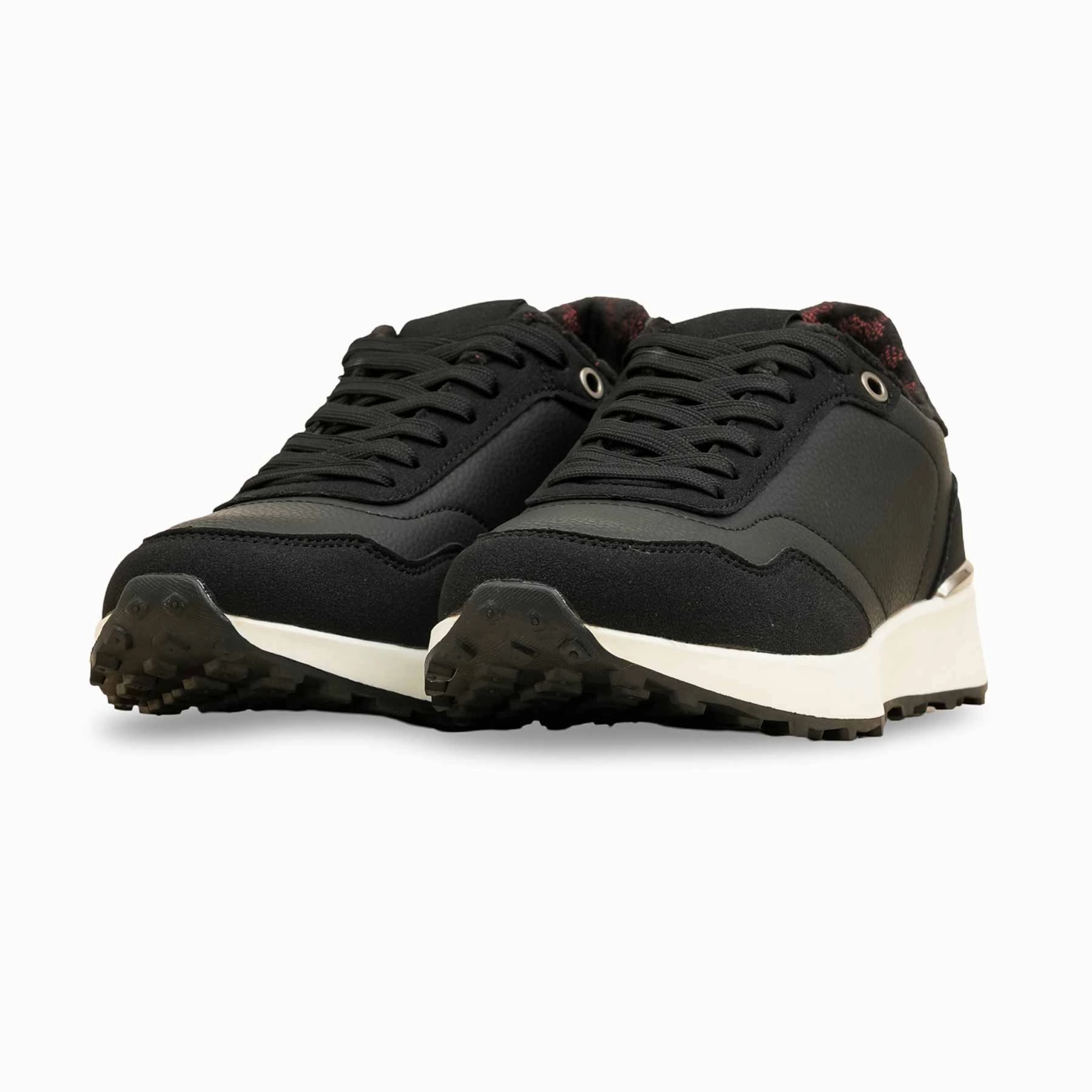 Oofos Sneakers Black Casual Sneaker For Women AT7450