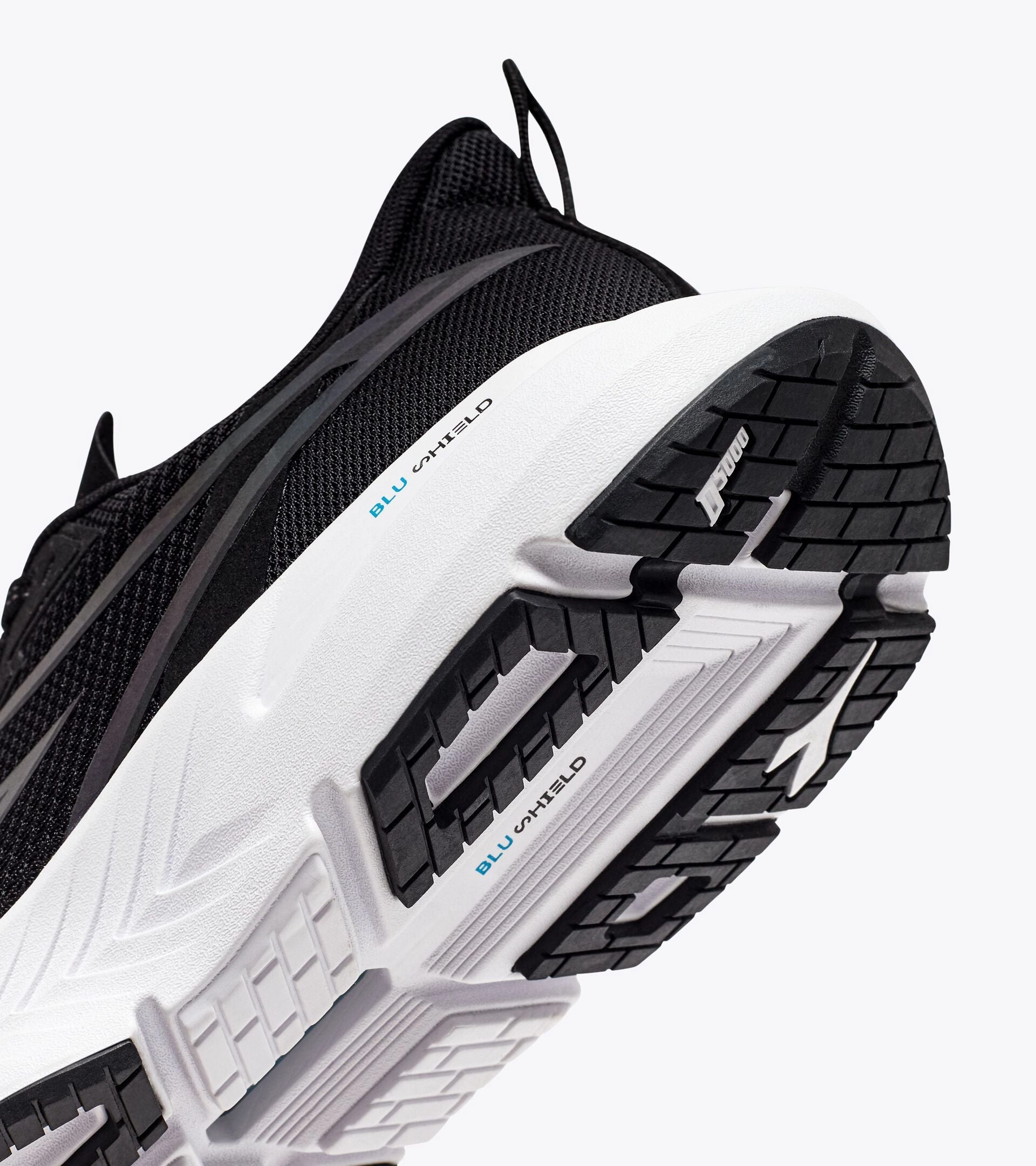 Diadora Men's Mythos Blushield Volo HIP 4- Black/White (101.180252 - C7406) Ankle Strap High Heel Pumps