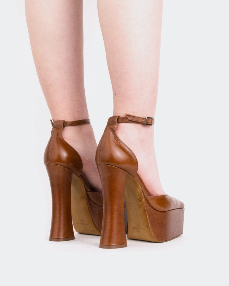 Cabaret Tan Leather/Cuir Ocre High Heel Shoe Caps For Grass