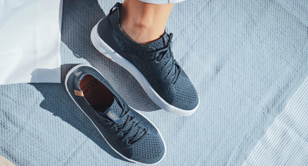 Cannon Knit 3 W Navy Gold Sneakers Heel