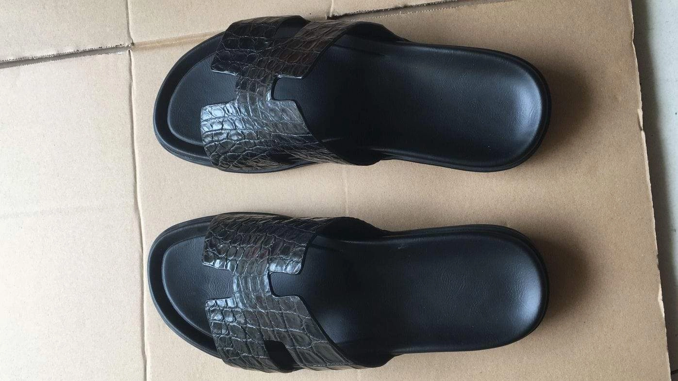 Genuine Crocodile Belly Leather Mens Slipper Black Pom Slippers