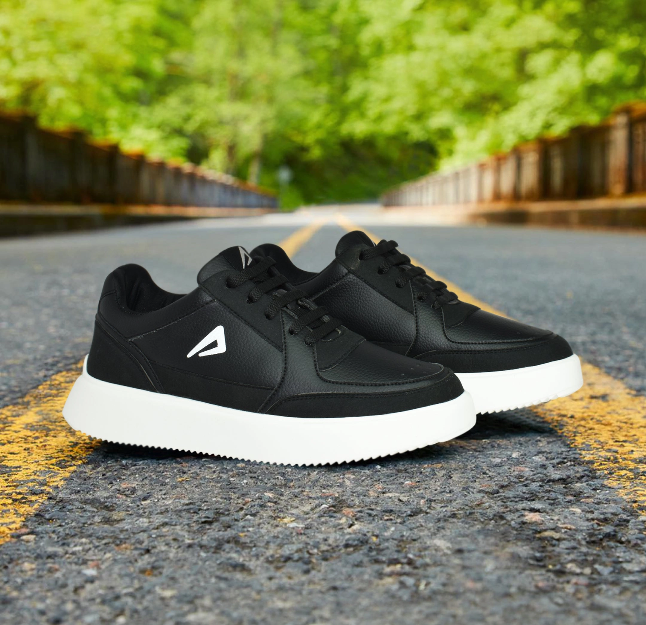 Review Oboz Hiking Shoes Impakto Men Black Casual Shoe  EG1012