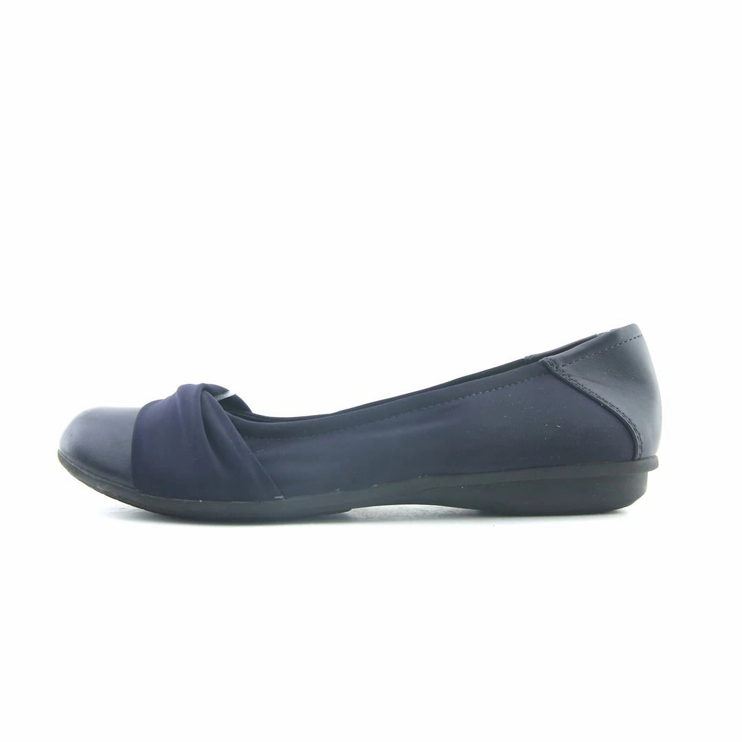 AMERICAN BRAND . 1995 Basketball Shoes