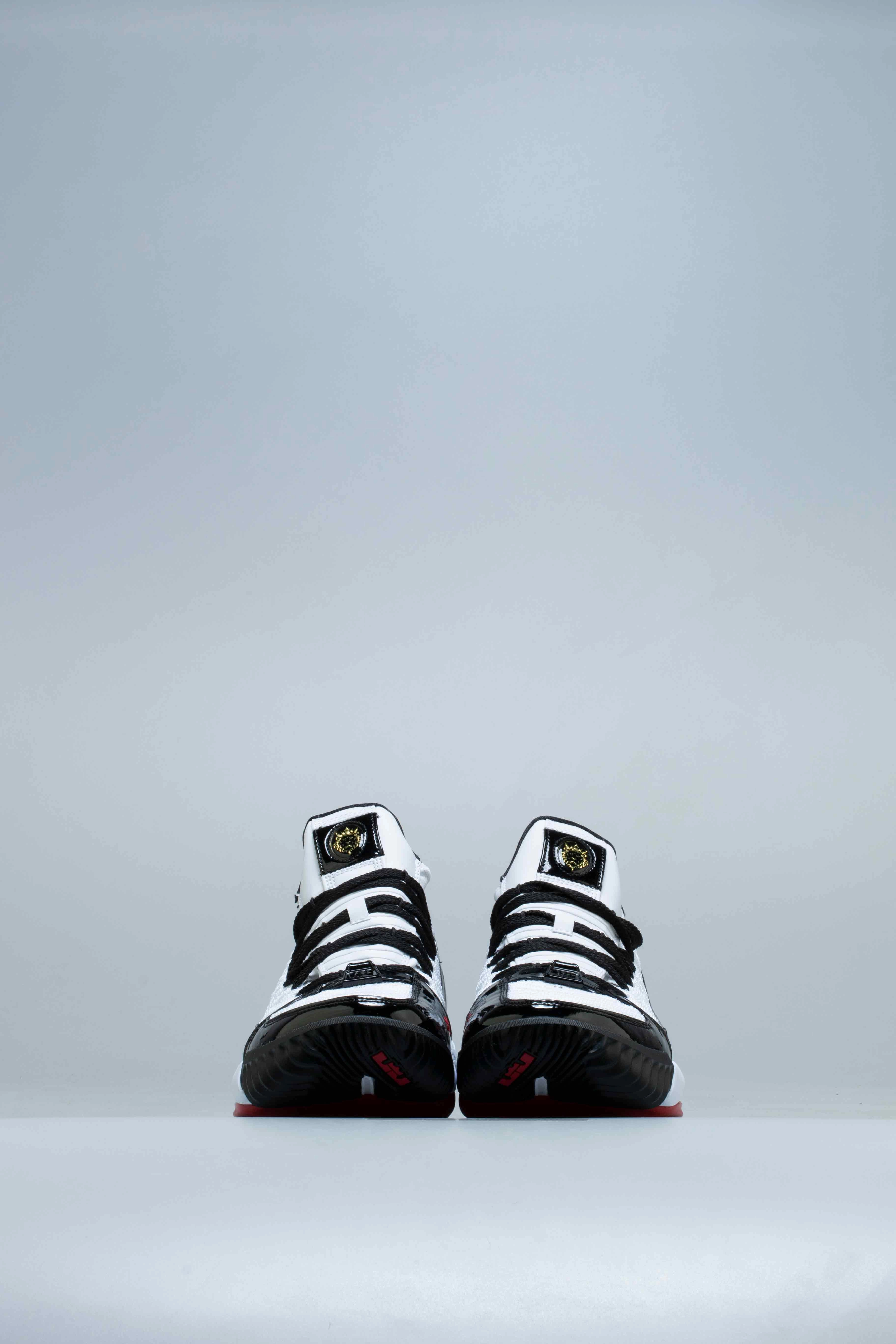 Basketball Shoes With Best Grip Lebron 16 Remix Mens Shoe - White/Black/Red