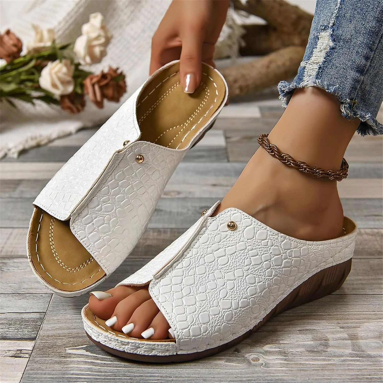 Slip On Sandals for Women Peep Toe Low Wedge Orthopedic Sandals Comfortable Walking Sandal Arch Support Walking Shoes Summer Indoor Outdoor Shoes Plantar Fasciitis Shoe Cool Casual Sneakers