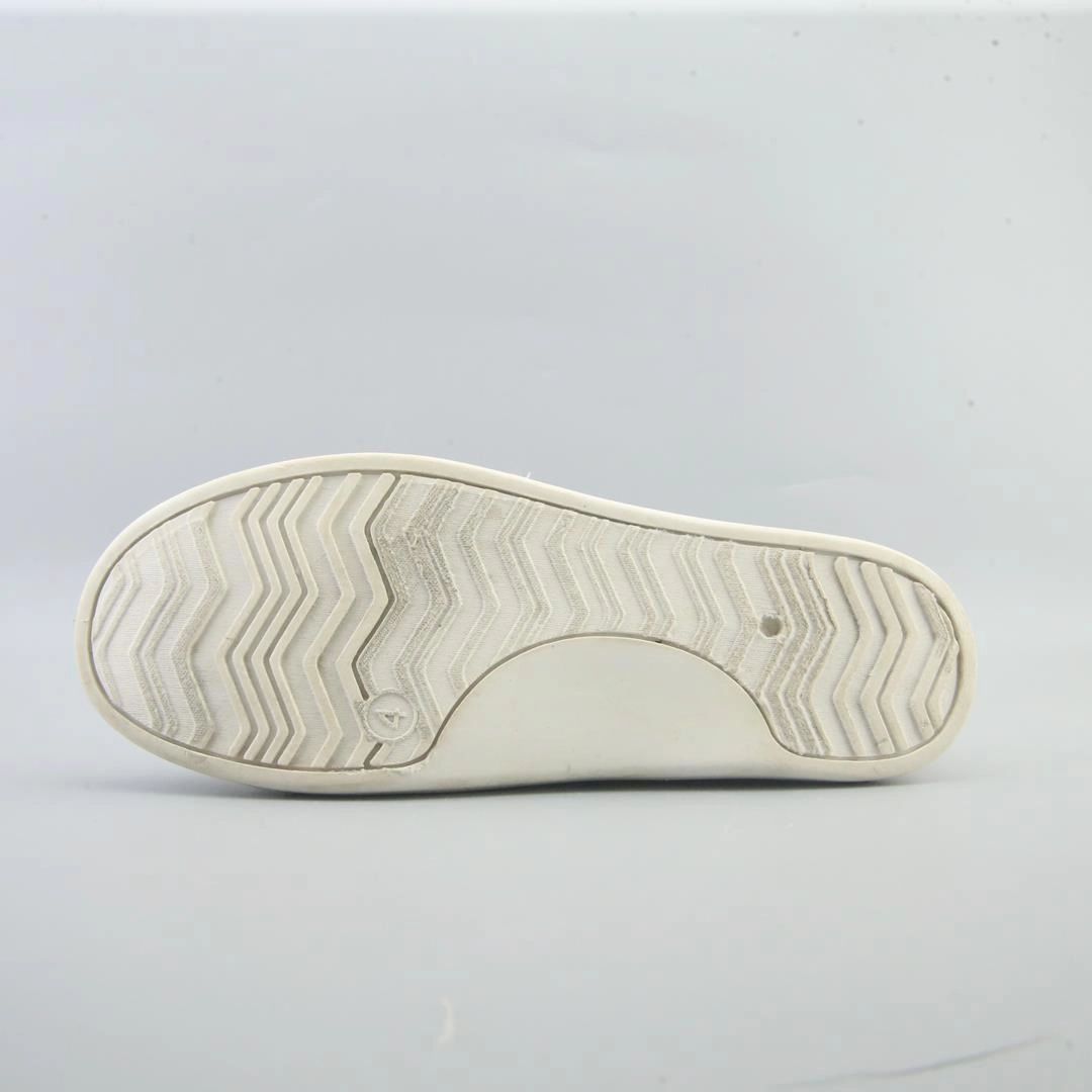 Skechers Sneakers Shoes MADLOVE .