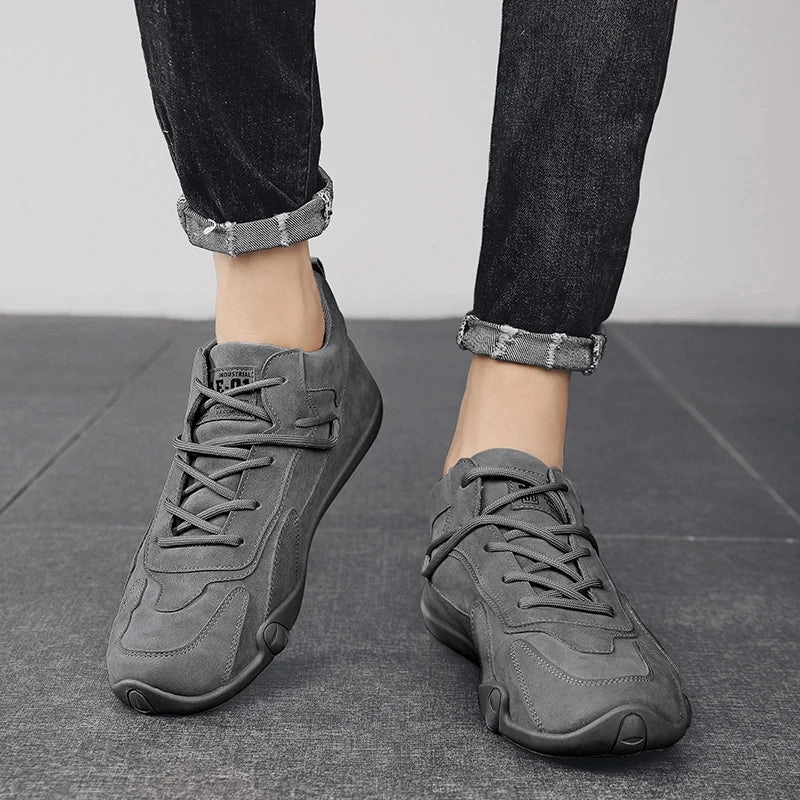 Trending Hiking Shoes Men's outdoor sports hiking shoes four season new anti slip comfort work shoes fashion youth casual trendy shoes male's sneakers