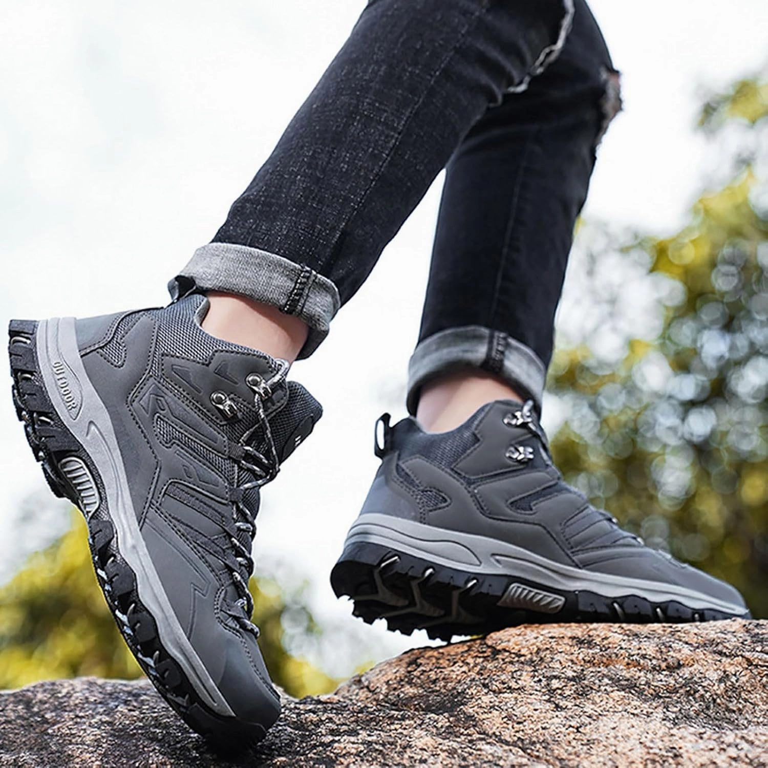 Men and Winter Hiking Shoes High Top Climbing Hiking Outdoor Casual Sports Shoes Outdoor Casual for Men Pink Coach Sneakers