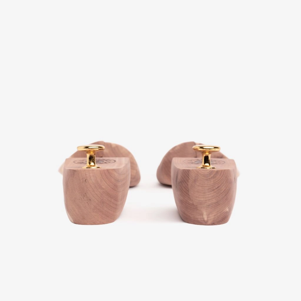 Men's Cedar Shoe Tree Oxfords And Jeans