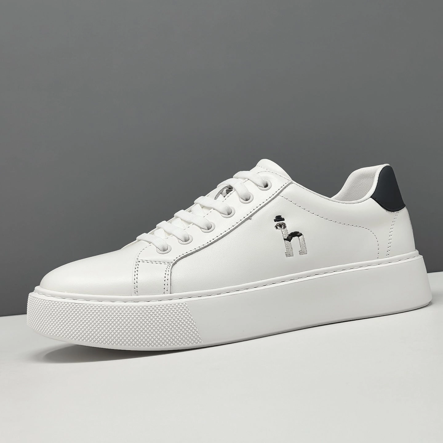 Men's Fashion Embroidery Leather Skate Shoes Wholesale Skate