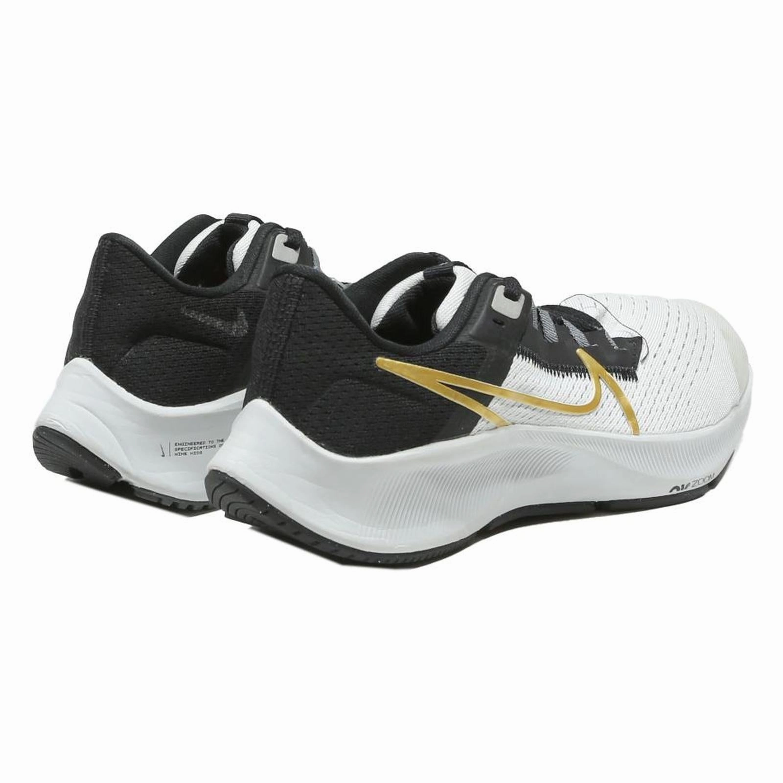 NIKE Zoom Boys Low Top Trainers White & Black Synthetic Microfibre UK 2 Nike Work Non Slip Shoes
