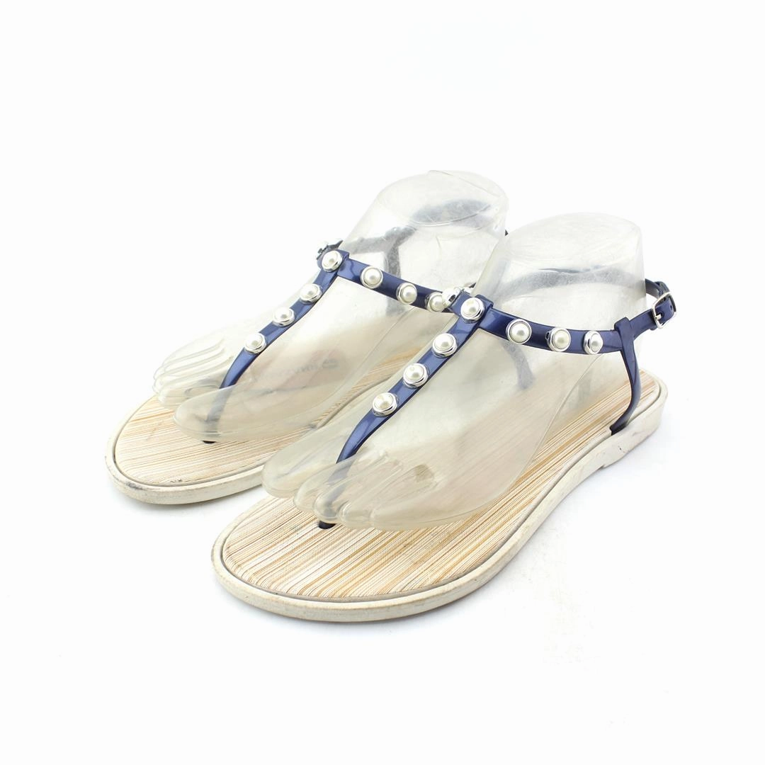 NIKI . Badminton Shoes Vector