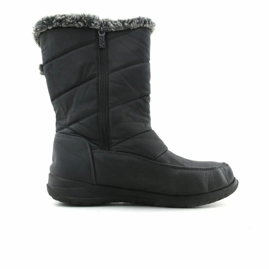 TOTES . Suit With Oxfords