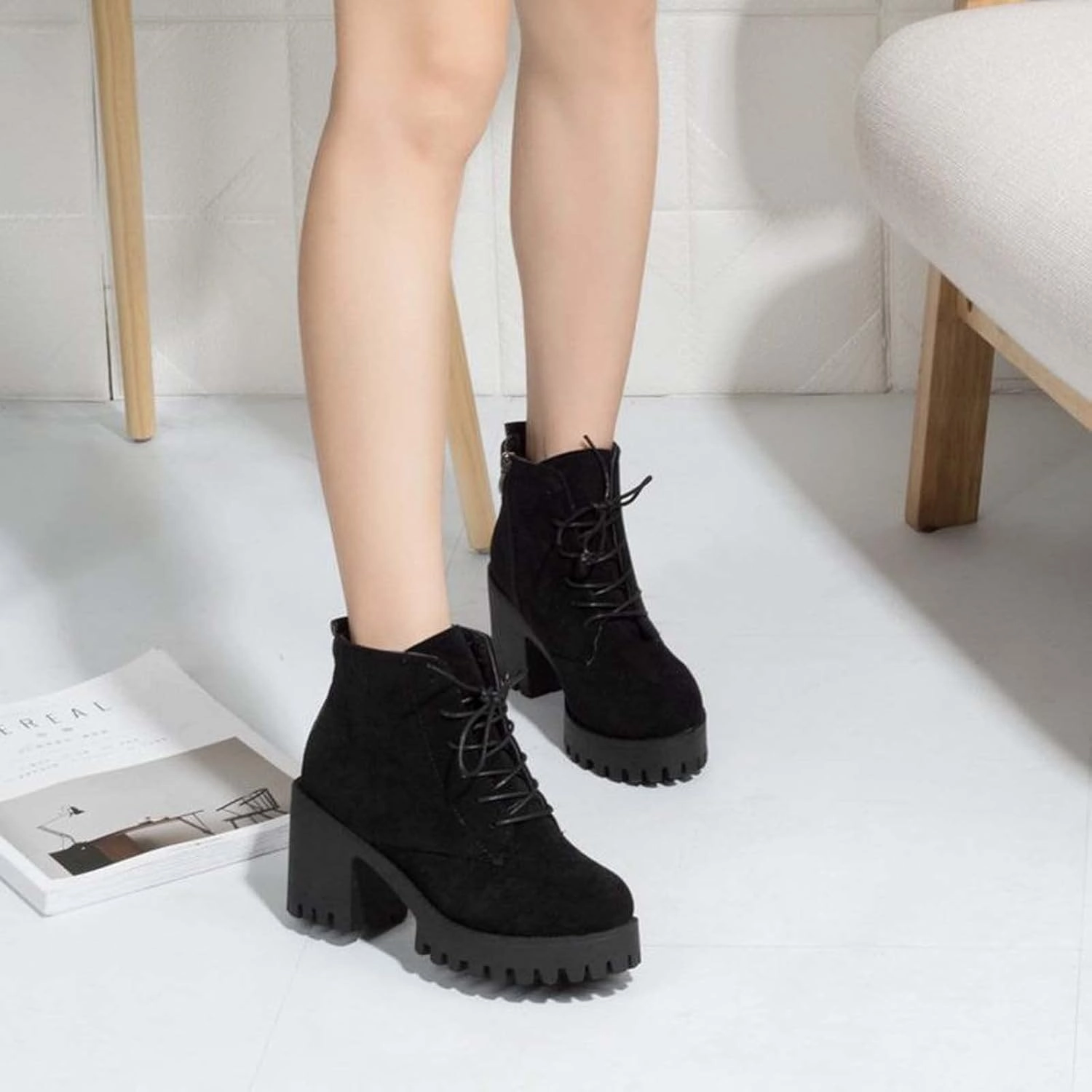 Cow Print Western Boots Platform Combat Boots for Women Fashion Faux Suede Side Zipper Chelsea Ankle Boots Fall Winter Cross Country Shoes