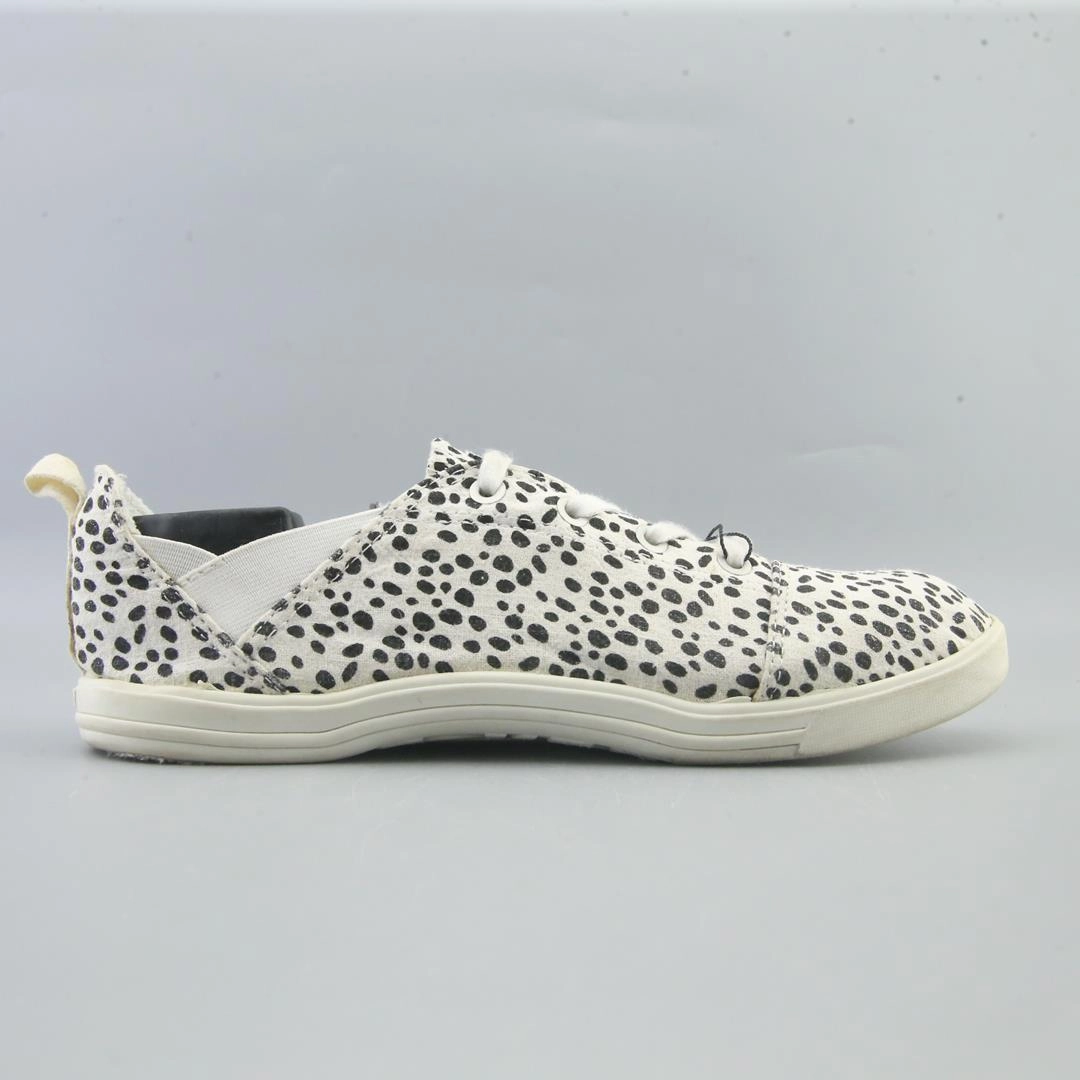 Asics Or Mizuno Volleyball Shoes ROXY  LIBBIE