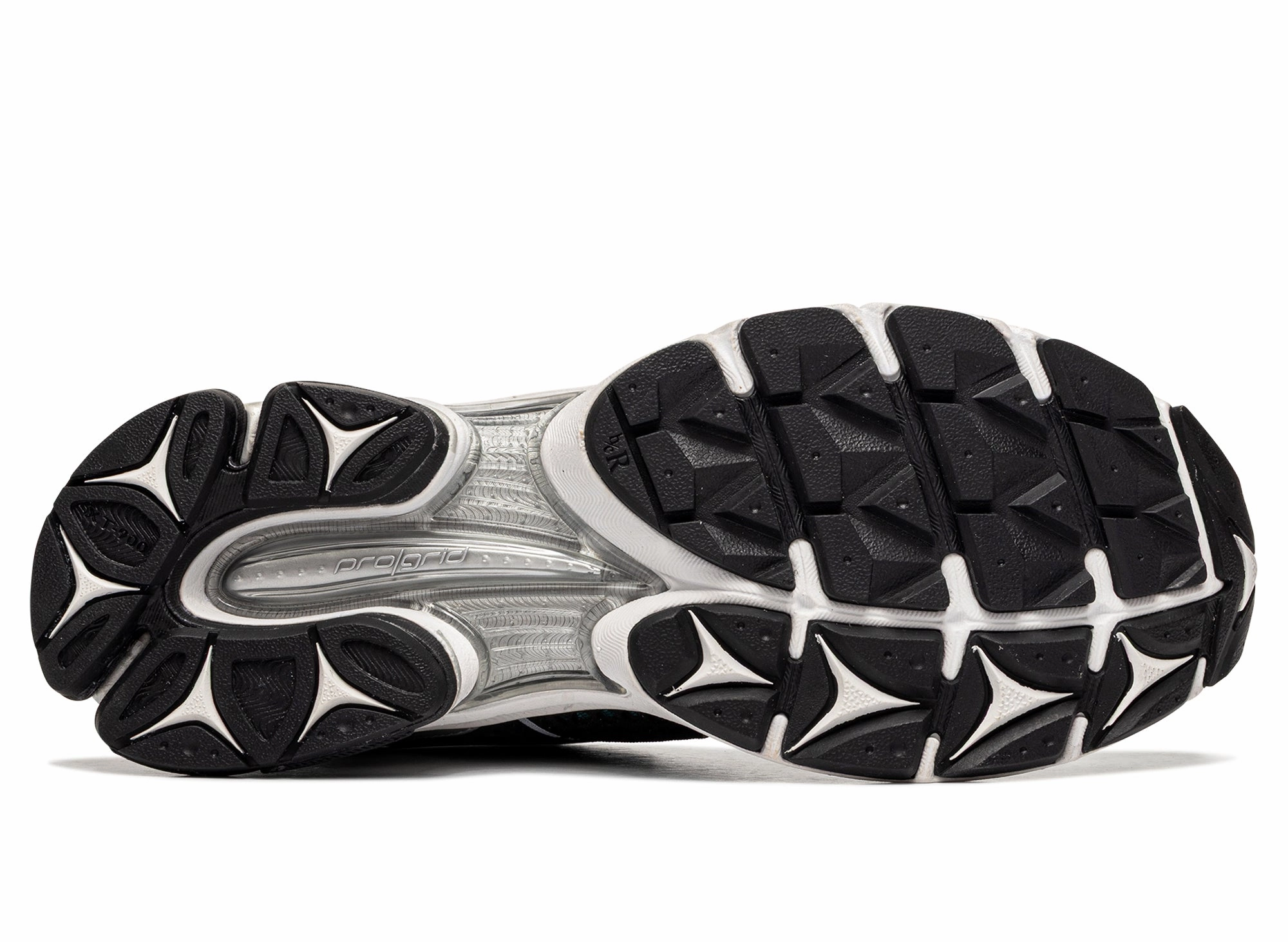 Saucony Progrid Triumph 4 in 'Teal / Silver' Nike React Hyperset Volleyball Shoe