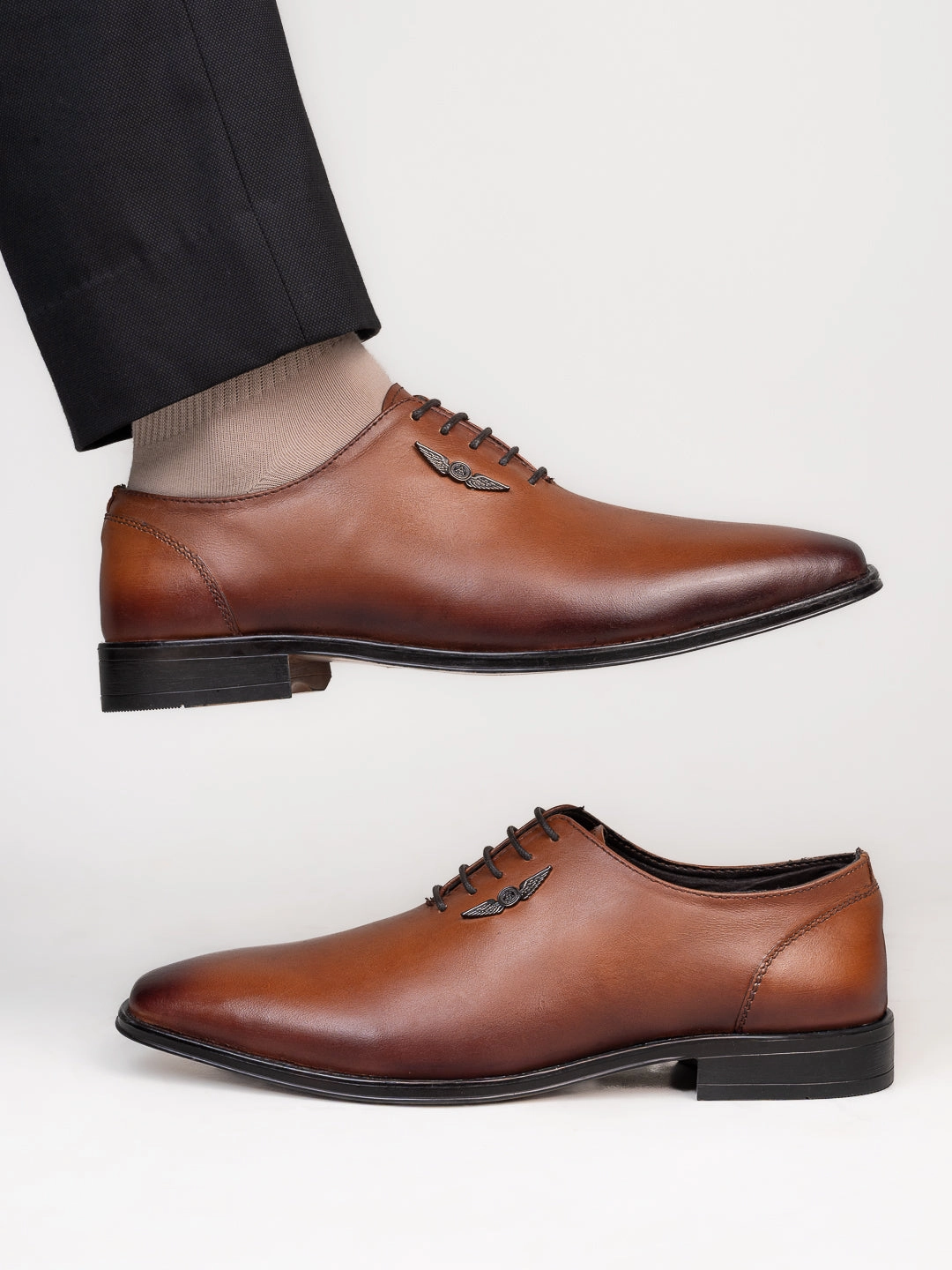 Volleyball Shoes Com Tan Leather Lace Up Shoes For Men With Sneaker Footpad