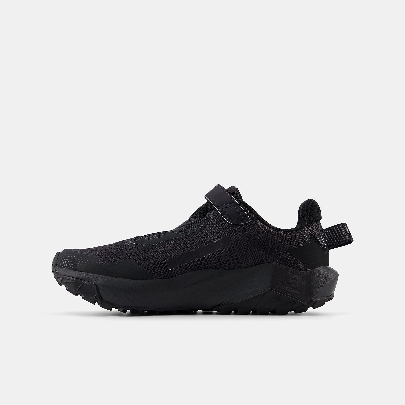 Trail Running Shoes For Supinators New Balance Kid's Dynasoft Nitrel V6 Top Strap Triple Black Running Shoes