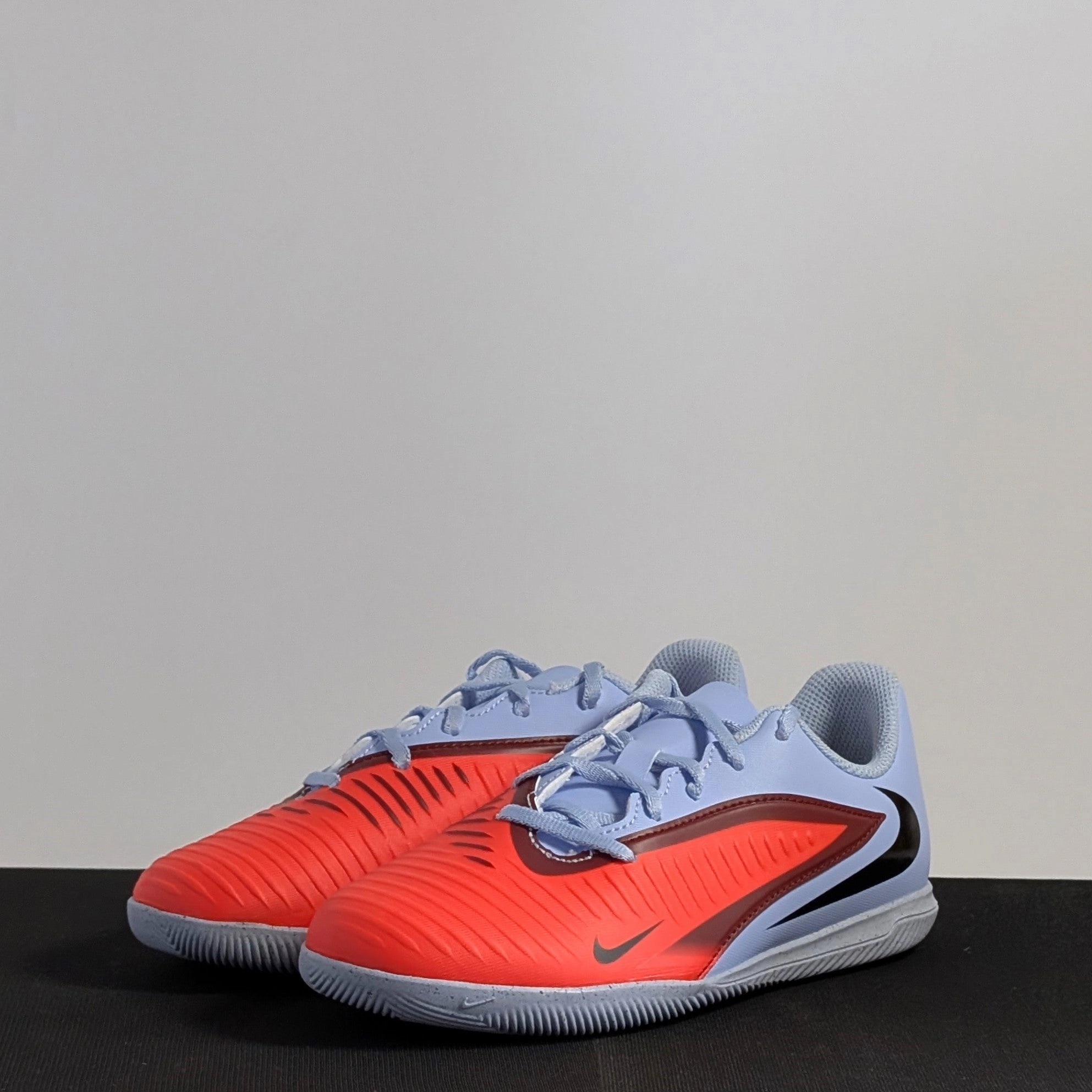 Nike Running Waffle Shoes Nike Jr Phantom 6 Low Club IC - HQ2031-400