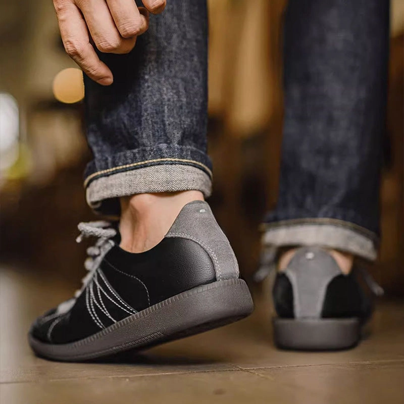 Youth Mizuno Volleyball Shoes Mens Plain Leather Trainers  Breathable & Lightweight with Contrast Stitching