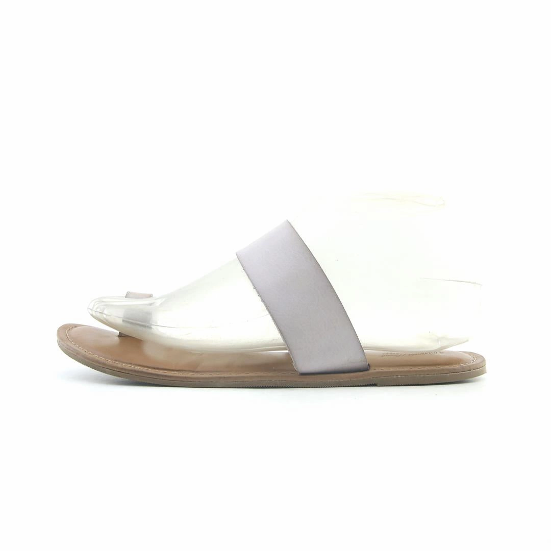 UNIVERSAL THREAD . 720 Basketball Shoes