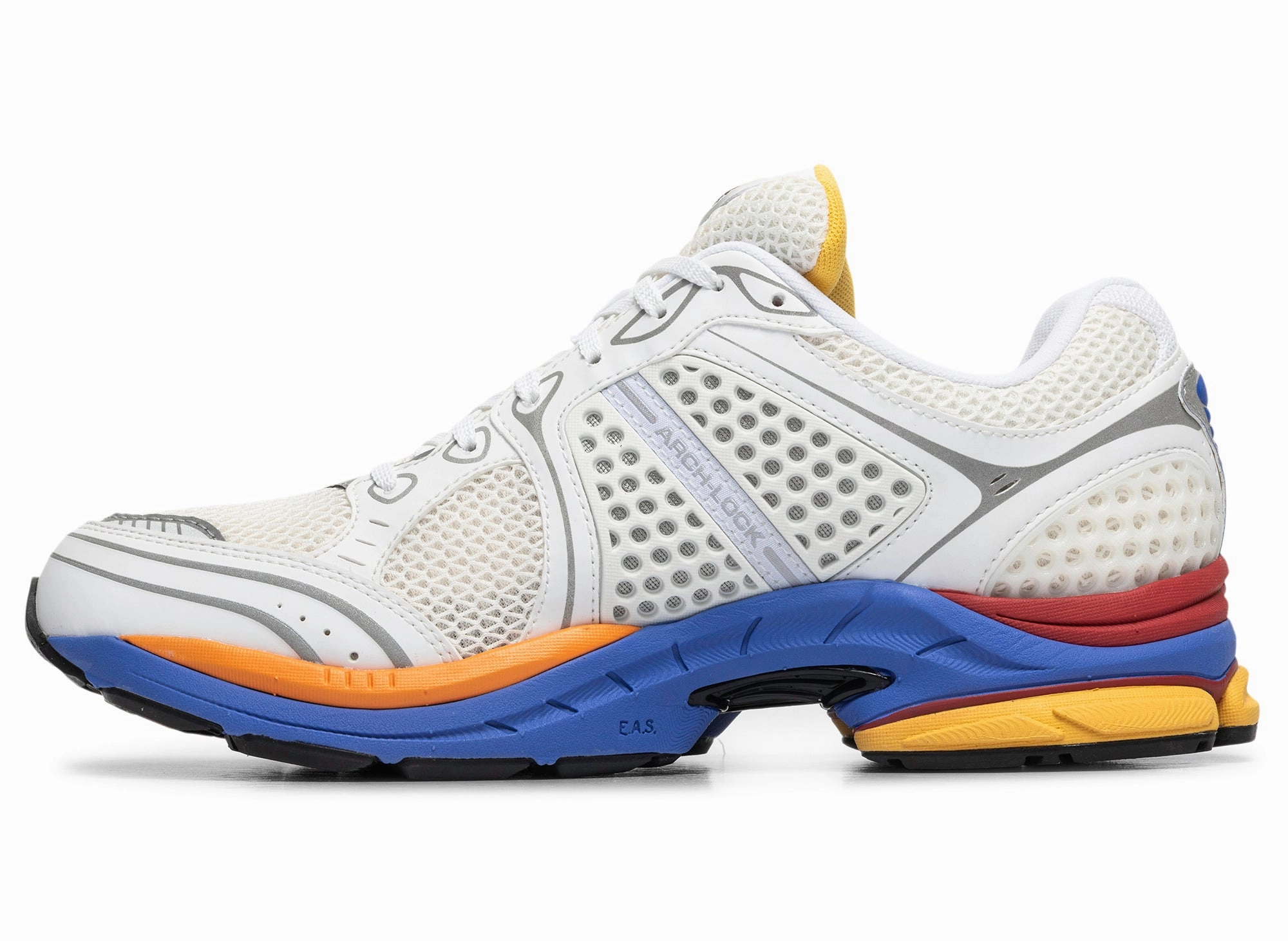 Saucony Progrid Triumph 4 Galaxy in White Intermediate Climbing Shoes For Wide Feet Bouldering