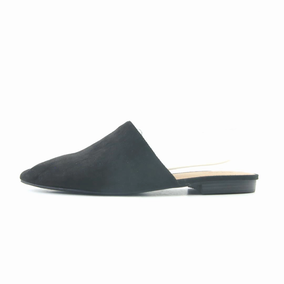 OLD NAVY . Basketball Shoes And Shorts