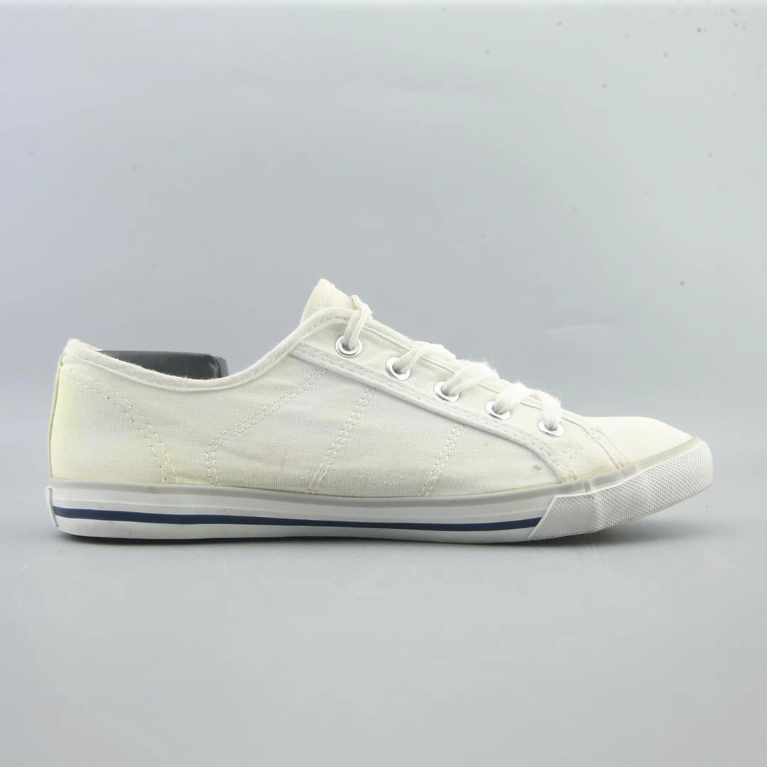 UPTOWN . Gel Rocket 8 Volleyball Shoes