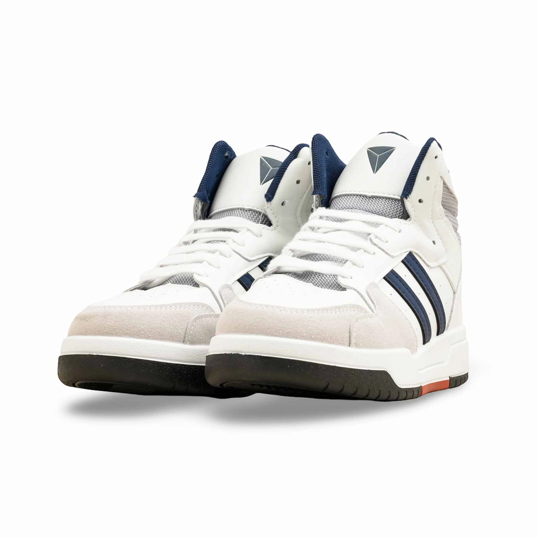 White Casual Sneaker For Women AT7461