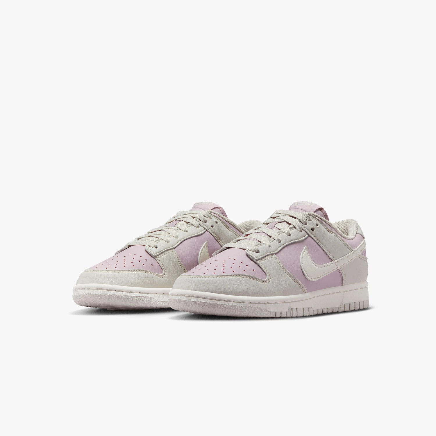 Track And Field Shoes Nike Women's Dunk Low "Next Nature Platinum Violet"